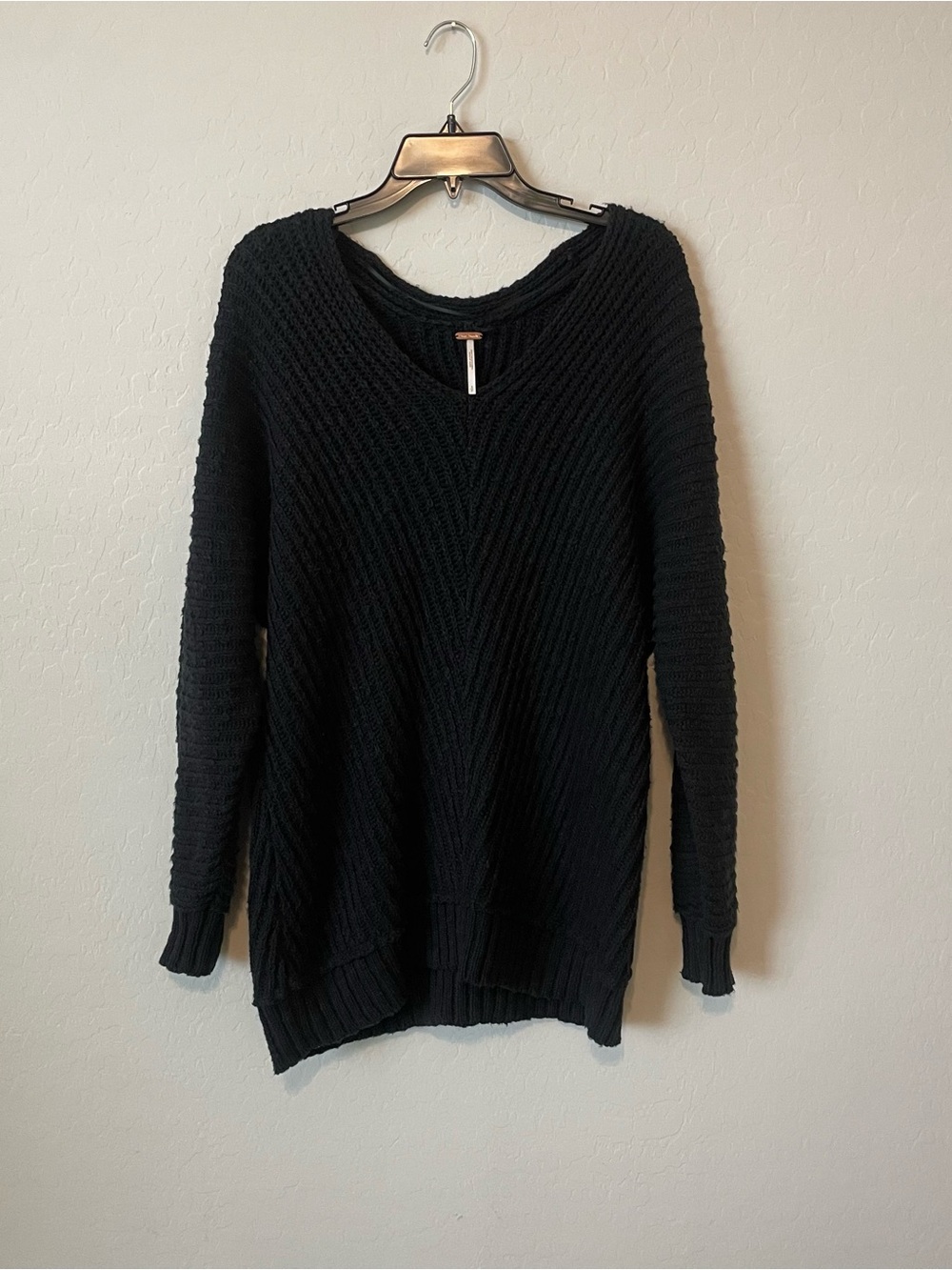 FREE PEOPLE Black V-Neck Chunky Knit Sweater